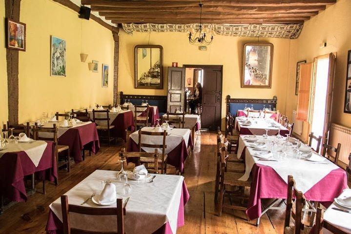 Casa Rural Restaurante Casino Munilla ภายนอก รูปภาพ